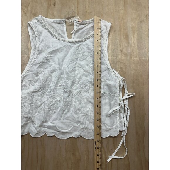 Free People White Faded Gardens Tank Size S Embroidered Floral Ties 2025 Scallop - Picture 2 of 7